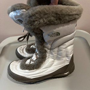LIKE NEW North Face Snow Boots